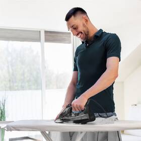 Žehlička Black+Decker BXIR2805E černá

 obrázek produktu 9 z 9