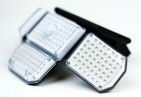 Nástěnné svítidlo IMMAX CLOVER, solární, s PIR čidlem, 5 W černé

 obrázek produktu 4 z 10