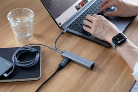 USB Hub Epico 6in1 Slim 8K USB-C/1× USB-C, HDMI, 3× USB 3.0 šedý

 obrázek produktu 6 z 7