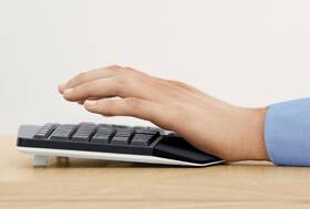 Klávesnice s myší Logitech Wireless Combo MK850 Performance,  CZ/SK černá

 obrázek produktu 7 z 14