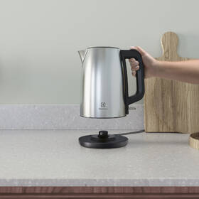 Rychlovarná konvice Electrolux E3K1-3ST 

 obrázek produktu 3 z 3