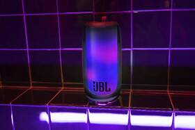 Přenosný reproduktor JBL Pulse 5 černá barva
