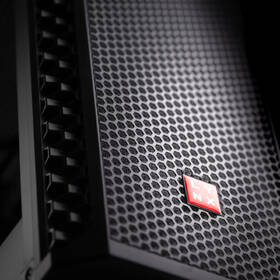 Herní počítač Lynx Challenger + Norton 360 STANDARD 10 GB + VPN 1 uživatel/1 zařízení na 1 rok černá barva
