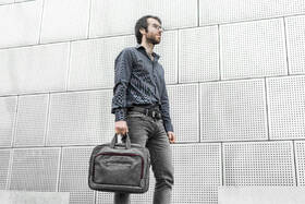 Brašna na notebook YENKEE YBN 1541GY TARMAC na 15,6" šedá

 obrázek produktu 13 z 14