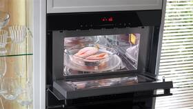 Mikrovlnná trouba Amica AMMB34E2GB černá barva
