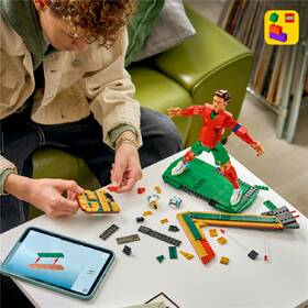 Stavebnice LEGO® Editions 43016 Cristiano Ronaldo – Fotbalová legenda 

 obrázek produktu 6 z 9
