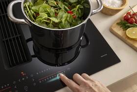 Indukční varná deska s odsáváním Gorenje GEH8432BSCWF černá

 obrázek produktu 6 z 12