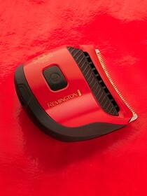 Zastřihovač vlasů Remington HC4255 Man Utd Quick Cut Clipper černý/červený

 obrázek produktu 4 z 4