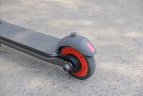 Elektrická koloběžka Ninebot by Segway Zing C20 

 obrázek produktu 12 z 16