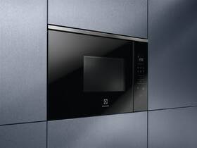 Mikrovlnná trouba Electrolux KMFE172TEX černá barva
