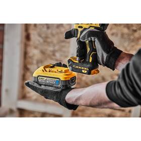 Aku vrtačka Dewalt DCD800H2T (s baterií) 
