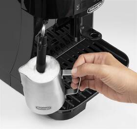 Automatický kávovar De'Longhi ECAM 12.121.B černá barva
