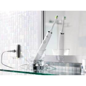 Zubní kartáček Philips HX9332/04 bílý

 obrázek produktu 5 z 13