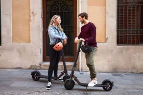 Elektrická koloběžka Ninebot by Segway E22E černá

 obrázek produktu 14 z 23