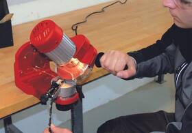 Ostřička řetězů Einhell GC-CS 235 E Classic 4499910 

 obrázek produktu 1 z 7