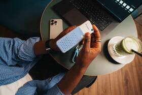 SSD externí Verbatim Pocket SSD 256GB + 2x obal bílý

 obrázek produktu 7 z 9