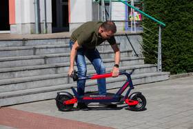 Elektrická koloběžka Red Bull RACE TEN FULL modrá

 obrázek produktu 11 z 16