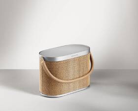 Přenosný reproduktor Bang & Olufsen BeoSound A5 stříbrný/béžový

 obrázek produktu 7 z 10