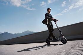 Elektrická koloběžka Segway MAX G3 E antracitová barva
