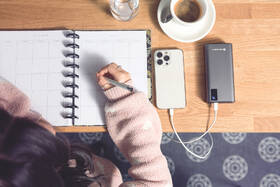 Powerbanka GoGEN PB200008 20000 mAh, USB-C PD 20W stříbrná

 obrázek produktu 3 z 4