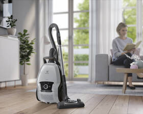 Podlahový vysavač Electrolux PD91-4MG šedý

 obrázek produktu 9 z 10