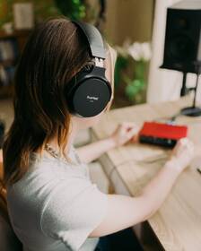 Zvuková karta Focusrite Scarlett 2i2 Studio 4th Gen 

 obrázek produktu 3 z 5