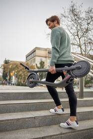Elektrická koloběžka Ninebot by Segway E22E černá

 obrázek produktu 19 z 23