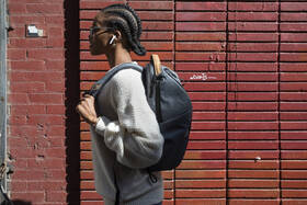Batoh Peak Design Everyday Backpack 20L (v2) šedý

 obrázek produktu 8 z 11