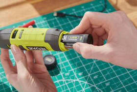 Přímá bruska Ryobi RRT4-120GA15 (s baterií) 

 obrázek produktu 2 z 4