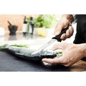 Nůž Fiskars flexi 18 cm 

 obrázek produktu 3 z 3