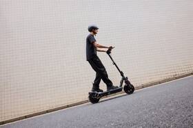 Elektrická koloběžka Segway MAX G3 E antracitová barva
