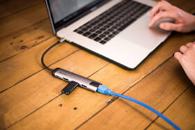 USB Hub Verbatim USB-C/2xUSB 3.0, HDMI, RJ45 šedý

 obrázek produktu 4 z 6