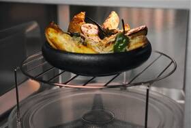 Mikrovlnná trouba Electrolux LMS4253TMW bílá barva
