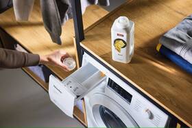 Prací prostředek Miele Sport 1,5 l 

 obrázek produktu 1 z 3