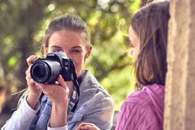 Digitální fotoaparát Canon 250D + 18-55 DC + 75-300 DC černý

 obrázek produktu 7 z 8