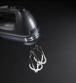 Ruční šlehač KitchenAid 5KHM9212ECU stříbrný

 obrázek produktu 8 z 9