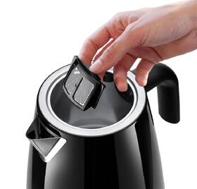Rychlovarná konvice De'Longhi KBY2011.BK Eclettica SpecialTea černá

 obrázek produktu 3 z 7