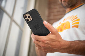Kryt na mobil Peak Design Everyday Fabric Case na Apple iPhone 11 šedý

 obrázek produktu 1 z 4