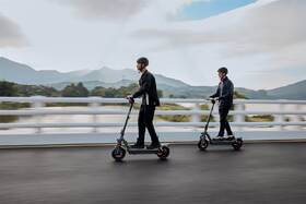 Elektrická koloběžka Segway MAX G3 E antracitová barva
