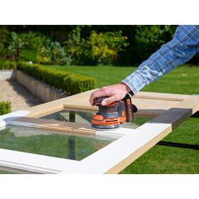 Excentrická bruska Black-Decker BDCROS18N-XJ (bez baterie) 

 obrázek produktu 1 z 3