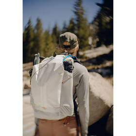 Batoh Peak Design Outdoor Backpack 25L bílý

 obrázek produktu 9 z 10