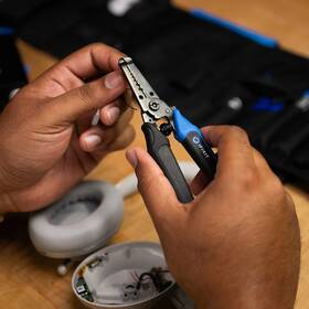 Kleště iFixit Mandible Wire Strippers IF145-547-1 

 obrázek produktu 5 z 5