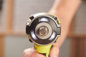 Utahovák rázový Ryobi RIW18BL-0 (bez baterie) 

 obrázek produktu 2 z 4