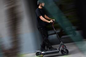 Elektrická koloběžka Segway MAX G3 E antracitová barva
