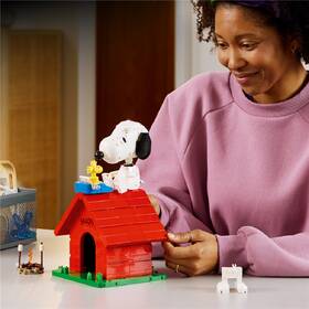 Stavebnice LEGO® Ideas 21368 Peanuts: Snoopyho bouda 

 obrázek produktu 4 z 9
