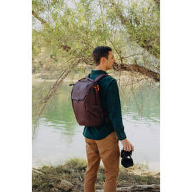 Batoh Peak Design Everyday Backpack 20L (v2) vínový

 obrázek produktu 6 z 9