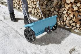 Rozmetadlo hnojiv Gardena 0432-20 

 obrázek produktu 2 z 9