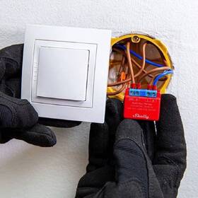 Modul Shelly Plus 1PM Mini, spínací modul, WiFi 
