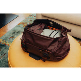 Taška cestovní Peak Design Travel Duffel 35L vínová

 obrázek produktu 2 z 5
