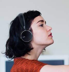 Sluchátka AKG Y500 modrá

 obrázek produktu 5 z 5